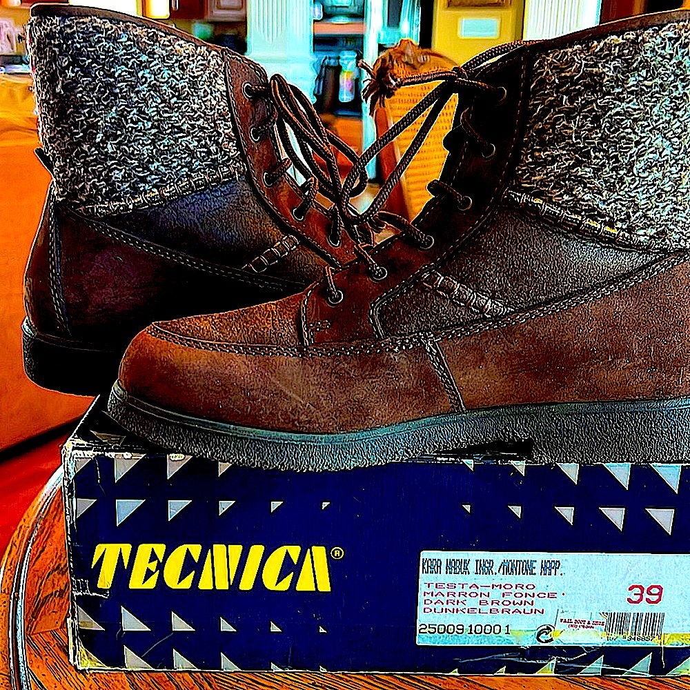 Fabulous Tecnica NEWInBox.Italy.DarkBrownSuede&Shearling.Sicilian/Moorish Design - Picture 7 of 15